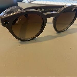 RayBan Stories Round -like new, used once.